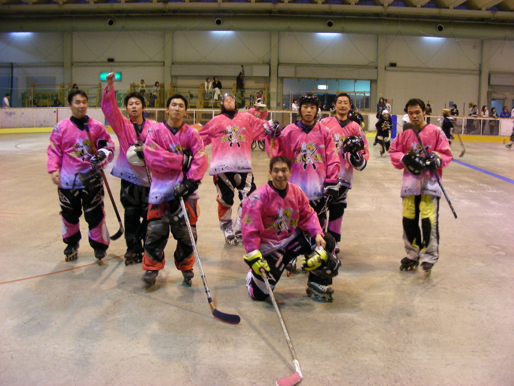 ���̉摜�̒��쌠��
Hiroshima Inline Hockey League(HIHL)�ɂ���܂��B�摜�f�[�^�̖��f�]�p�͌ł����f��\���グ�܂��B
