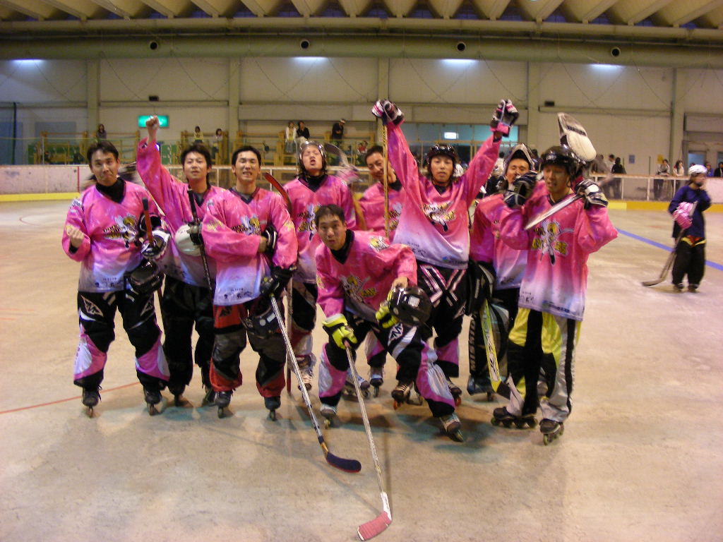 ���̉摜�̒��쌠��
Hiroshima Inline Hockey League(HIHL)�ɂ���܂��B�摜�f�[�^�̖��f�]�p�͌ł����f��\���グ�܂��B