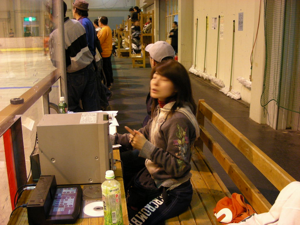 ���̉摜�̒��쌠��
Hiroshima Inline Hockey League(HIHL)�ɂ���܂��B�摜�f�[�^�̖��f�]�p�͌ł����f��\���グ�܂��B