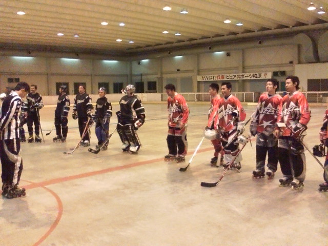 ���̉摜�̒��쌠��
Hiroshima Inline Hockey League(HIHL)�ɂ���܂��B�摜�f�[�^�̖��f�]�p�͌ł����f��\���グ�܂��B