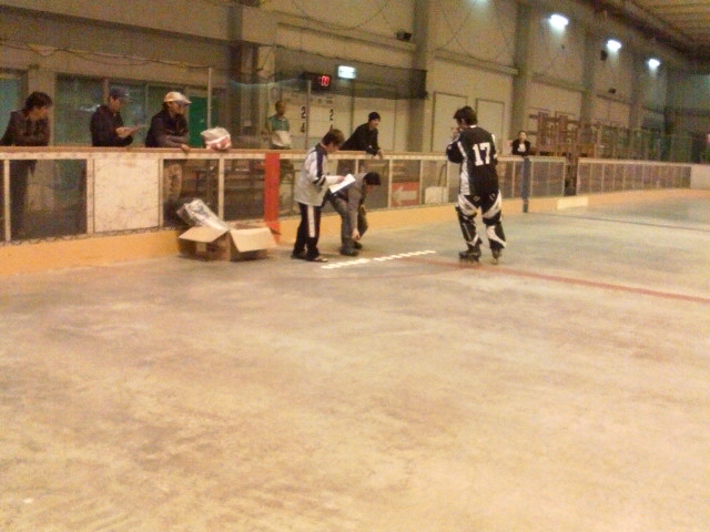 ���̉摜�̒��쌠��
Hiroshima Inline Hockey League(HIHL)�ɂ���܂��B�摜�f�[�^�̖��f�]�p�͌ł����f��\���グ�܂��B