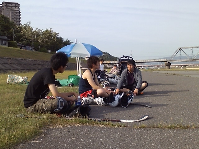 ���̉摜�̒��쌠��
Hiroshima Inline Hockey League(HIHL)�ɂ���܂��B�摜�f�[�^�̖��f�]�p�͌ł����f��\���グ�܂��B