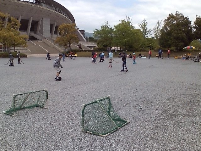 ���̉摜�̒��쌠��
Hiroshima Inline Hockey League(HIHL)�ɂ���܂��B�摜�f�[�^�̖��f�]�p�͌ł����f��\���グ�܂��B