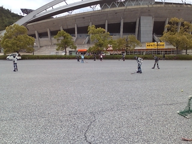 ���̉摜�̒��쌠��
Hiroshima Inline Hockey League(HIHL)�ɂ���܂��B�摜�f�[�^�̖��f�]�p�͌ł����f��\���グ�܂��B