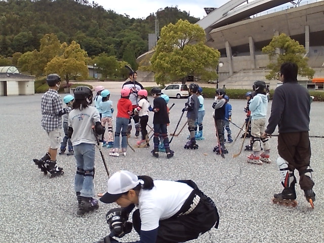 ���̉摜�̒��쌠��
Hiroshima Inline Hockey League(HIHL)�ɂ���܂��B�摜�f�[�^�̖��f�]�p�͌ł����f��\���グ�܂��B