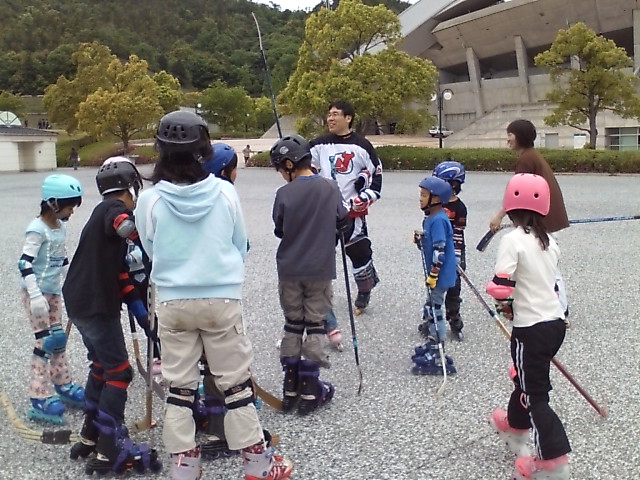 ���̉摜�̒��쌠��
Hiroshima Inline Hockey League(HIHL)�ɂ���܂��B�摜�f�[�^�̖��f�]�p�͌ł����f��\���グ�܂��B