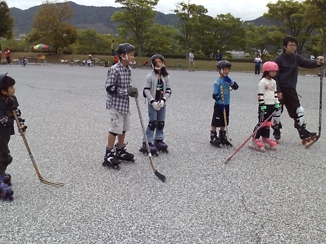 ���̉摜�̒��쌠��
Hiroshima Inline Hockey League(HIHL)�ɂ���܂��B�摜�f�[�^�̖��f�]�p�͌ł����f��\���グ�܂��B