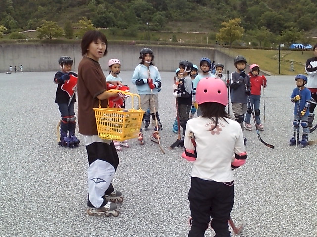 ���̉摜�̒��쌠��
Hiroshima Inline Hockey League(HIHL)�ɂ���܂��B�摜�f�[�^�̖��f�]�p�͌ł����f��\���グ�܂��B