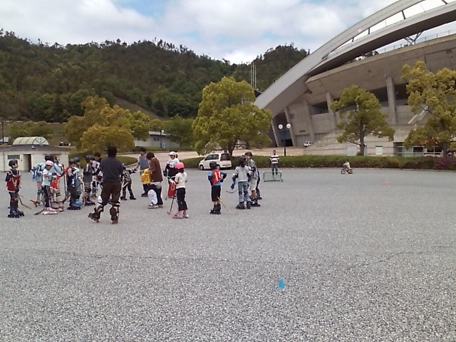 ���̉摜�̒��쌠��
Hiroshima Inline Hockey League(HIHL)�ɂ���܂��B�摜�f�[�^�̖��f�]�p�͌ł����f��\���グ�܂��B