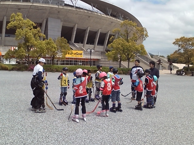���̉摜�̒��쌠��
Hiroshima Inline Hockey League(HIHL)�ɂ���܂��B�摜�f�[�^�̖��f�]�p�͌ł����f��\���グ�܂��B