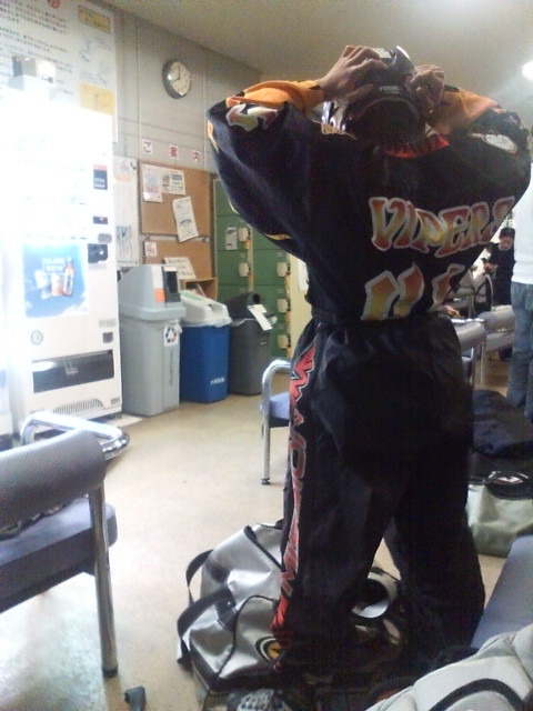 ���̉摜�̒��쌠��
Hiroshima Inline Hockey League(HIHL)�ɂ���܂��B�摜�f�[�^�̖��f�]�p�͌ł����f��\���グ�܂��B