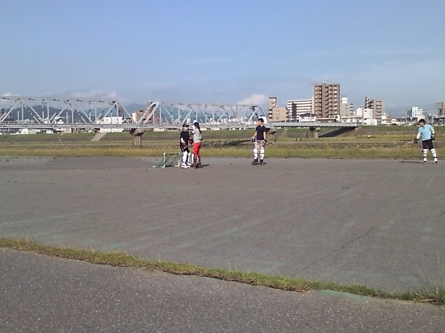 ���̉摜�̒��쌠��
Hiroshima Inline Hockey League(HIHL)�ɂ���܂��B�摜�f�[�^�̖��f�]�p�͌ł����f��\���グ�܂��B