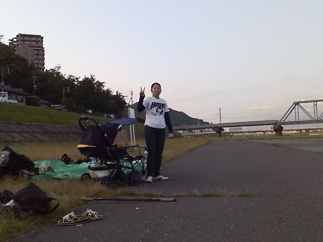 ���̉摜�̒��쌠��
Hiroshima Inline Hockey League(HIHL)�ɂ���܂��B�摜�f�[�^�̖��f�]�p�͌ł����f��\���グ�܂��B