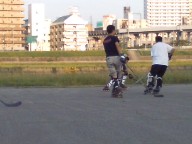 ���̉摜�̒��쌠��
Hiroshima Inline Hockey League(HIHL)�ɂ���܂��B�摜�f�[�^�̖��f�]�p�͌ł����f��\���グ�܂��B