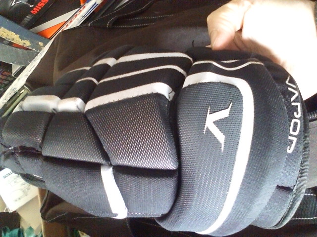 ���̉摜�̒��쌠��
Hiroshima Inline Hockey League(HIHL)�ɂ���܂��B�摜�f�[�^�̖��f�]�p�͌ł����f��\���グ�܂��B