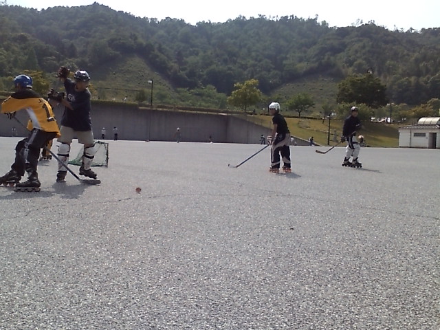 ���̉摜�̒��쌠��
Hiroshima Inline Hockey League(HIHL)�ɂ���܂��B�摜�f�[�^�̖��f�]�p�͌ł����f��\���グ�܂��B