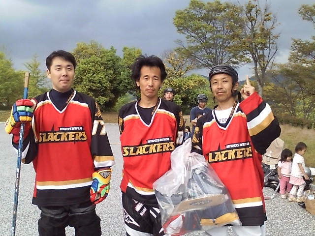 ���̉摜�̒��쌠��
Hiroshima Inline Hockey League(HIHL)�ɂ���܂��B�摜�f�[�^�̖��f�]�p�͌ł����f��\���グ�܂��B