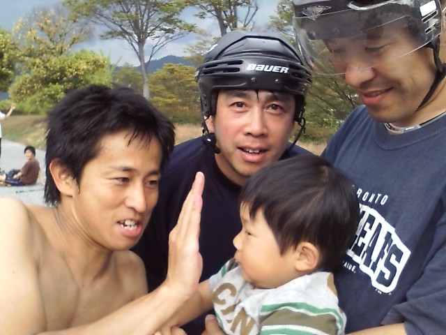 ���̉摜�̒��쌠��
Hiroshima Inline Hockey League(HIHL)�ɂ���܂��B�摜�f�[�^�̖��f�]�p�͌ł����f��\���グ�܂��B