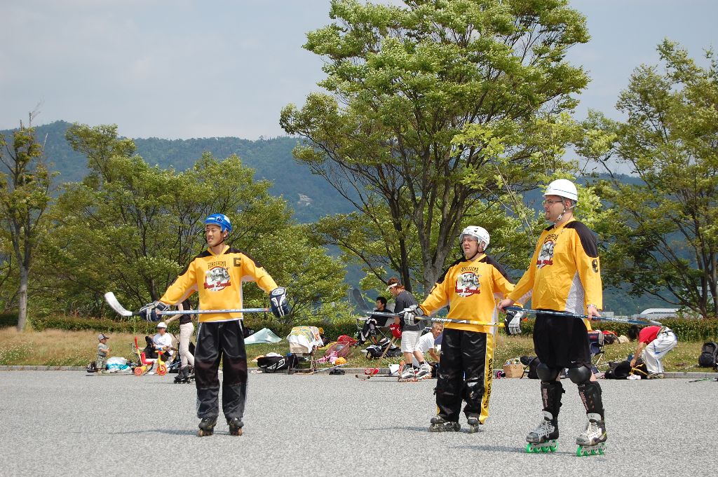 ���̉摜�̒��쌠��
Hiroshima Inline Hockey League(HIHL)�ɂ���܂��B�摜�f�[�^�̖��f�]�p�͌ł����f��\���グ�܂��B