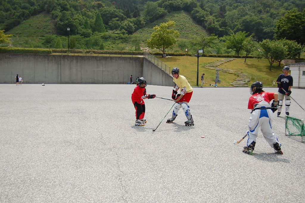 ���̉摜�̒��쌠��
Hiroshima Inline Hockey League(HIHL)�ɂ���܂��B�摜�f�[�^�̖��f�]�p�͌ł����f��\���グ�܂��B