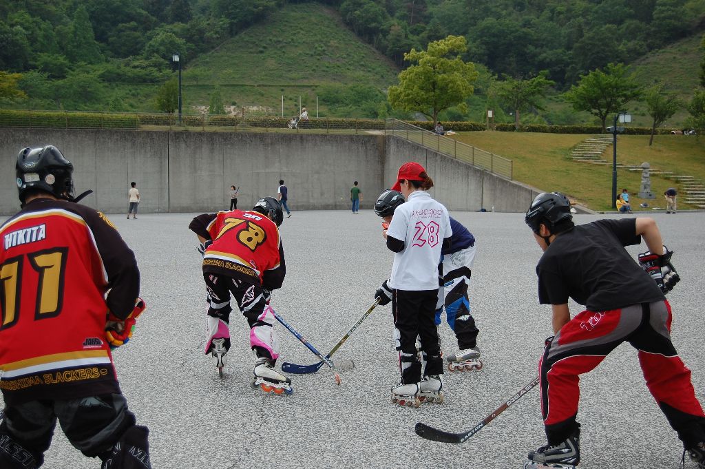 ���̉摜�̒��쌠��
Hiroshima Inline Hockey League(HIHL)�ɂ���܂��B�摜�f�[�^�̖��f�]�p�͌ł����f��\���グ�܂��B