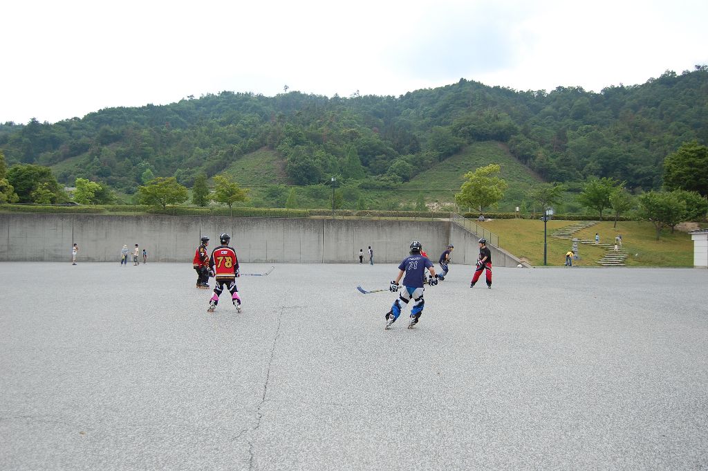 ���̉摜�̒��쌠��
Hiroshima Inline Hockey League(HIHL)�ɂ���܂��B�摜�f�[�^�̖��f�]�p�͌ł����f��\���グ�܂��B