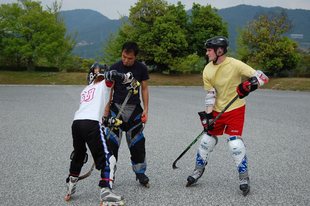 ���̉摜�̒��쌠��
Hiroshima Inline Hockey League(HIHL)�ɂ���܂��B�摜�f�[�^�̖��f�]�p�͌ł����f��\���グ�܂��B