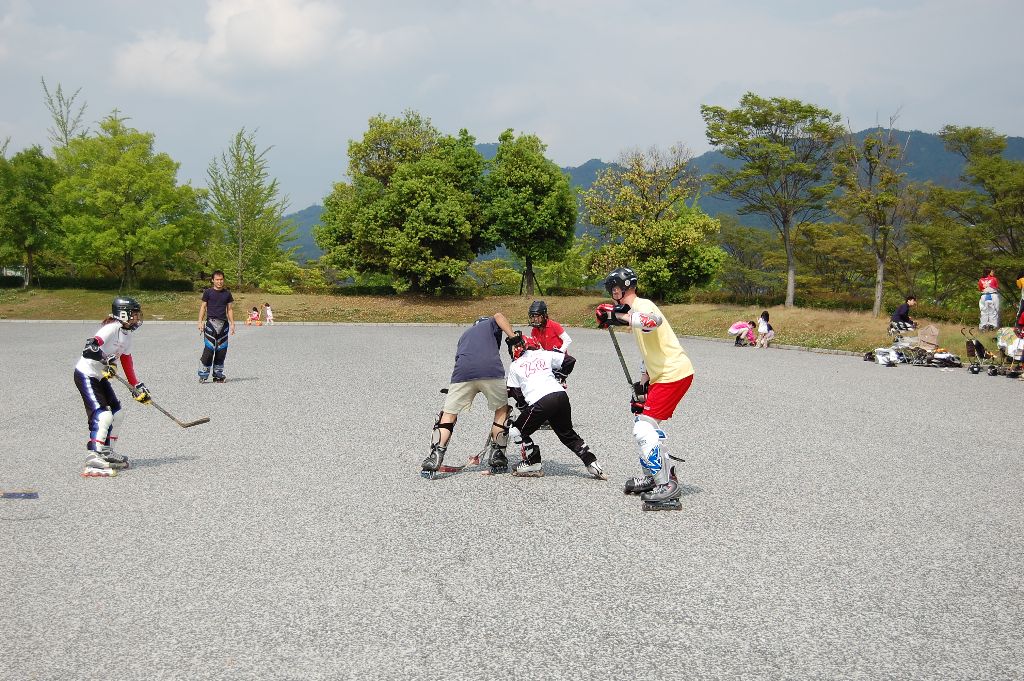 ���̉摜�̒��쌠��
Hiroshima Inline Hockey League(HIHL)�ɂ���܂��B�摜�f�[�^�̖��f�]�p�͌ł����f��\���グ�܂��B