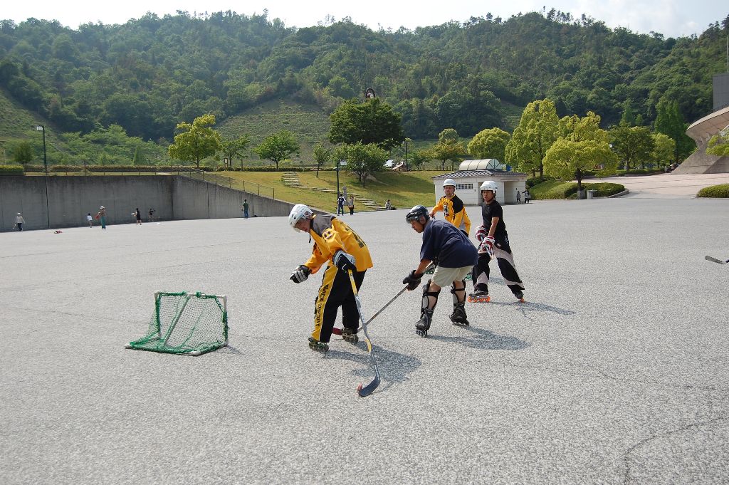 ���̉摜�̒��쌠��
Hiroshima Inline Hockey League(HIHL)�ɂ���܂��B�摜�f�[�^�̖��f�]�p�͌ł����f��\���グ�܂��B