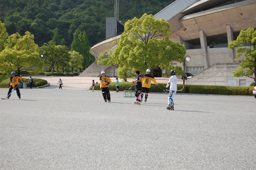 ���̉摜�̒��쌠��
Hiroshima Inline Hockey League(HIHL)�ɂ���܂��B�摜�f�[�^�̖��f�]�p�͌ł����f��\���グ�܂��B