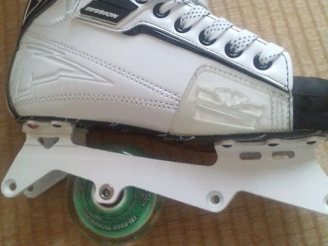 ���̉摜�̒��쌠��
Hiroshima Inline Hockey League(HIHL)�ɂ���܂��B�摜�f�[�^�̖��f�]�p�͌ł����f��\���グ�܂��B