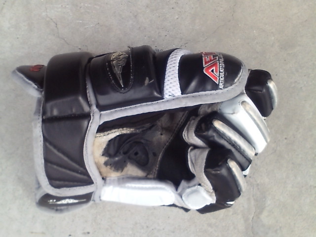 ���̉摜�̒��쌠��
Hiroshima Inline Hockey League(HIHL)�ɂ���܂��B�摜�f�[�^�̖��f�]�p�͌ł����f��\���グ�܂��B