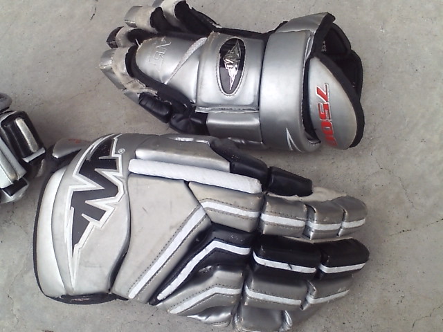 ���̉摜�̒��쌠��
Hiroshima Inline Hockey League(HIHL)�ɂ���܂��B�摜�f�[�^�̖��f�]�p�͌ł����f��\���グ�܂��B