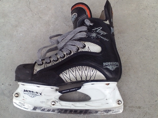 ���̉摜�̒��쌠��
Hiroshima Inline Hockey League(HIHL)�ɂ���܂��B�摜�f�[�^�̖��f�]�p�͌ł����f��\���グ�܂��B